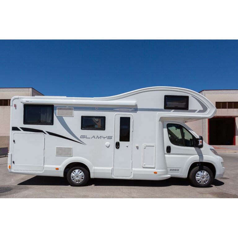 Alquiler Autocaravana de 6 plazas Mclouis Glamys 326