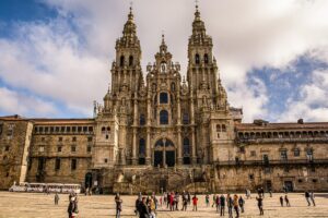 Viajar en autocaravana por Santiago de Compostela: la guía definitiva